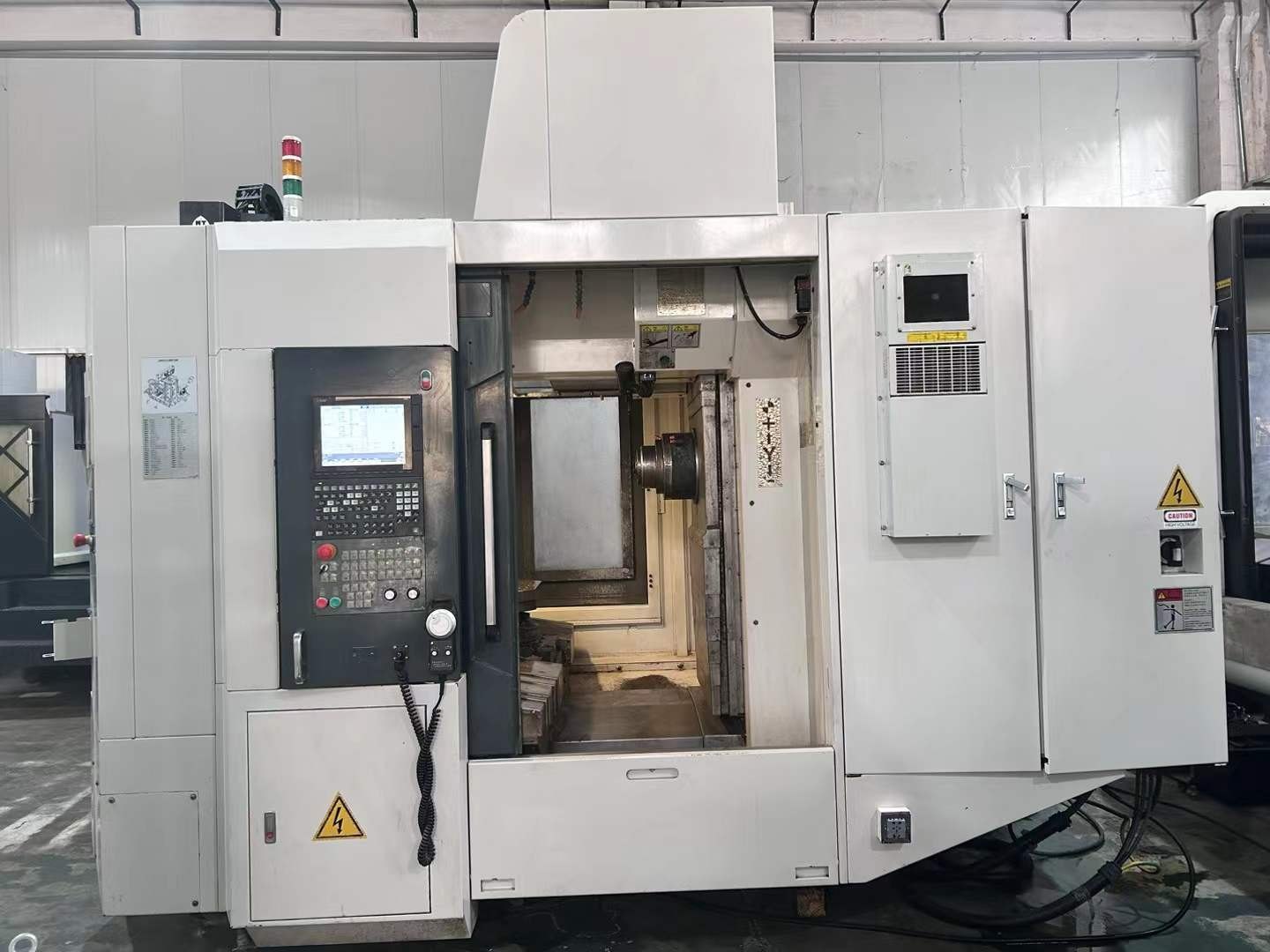 出售台湾崎发400双工位卧加、
年代2017-11月
卧加三轴.