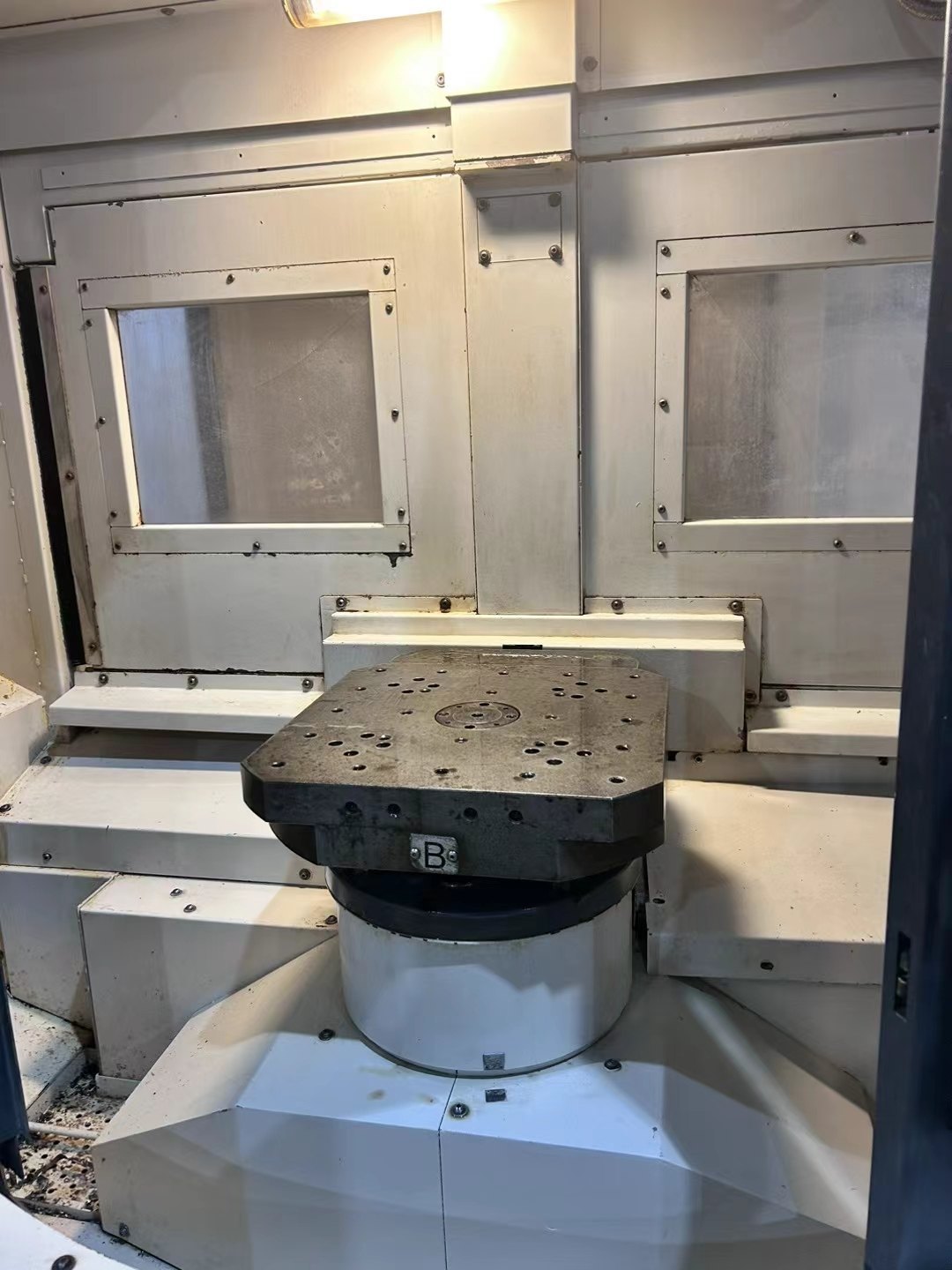 出售台湾崎发400双工位卧加、
年代2017-11月
卧加三轴.