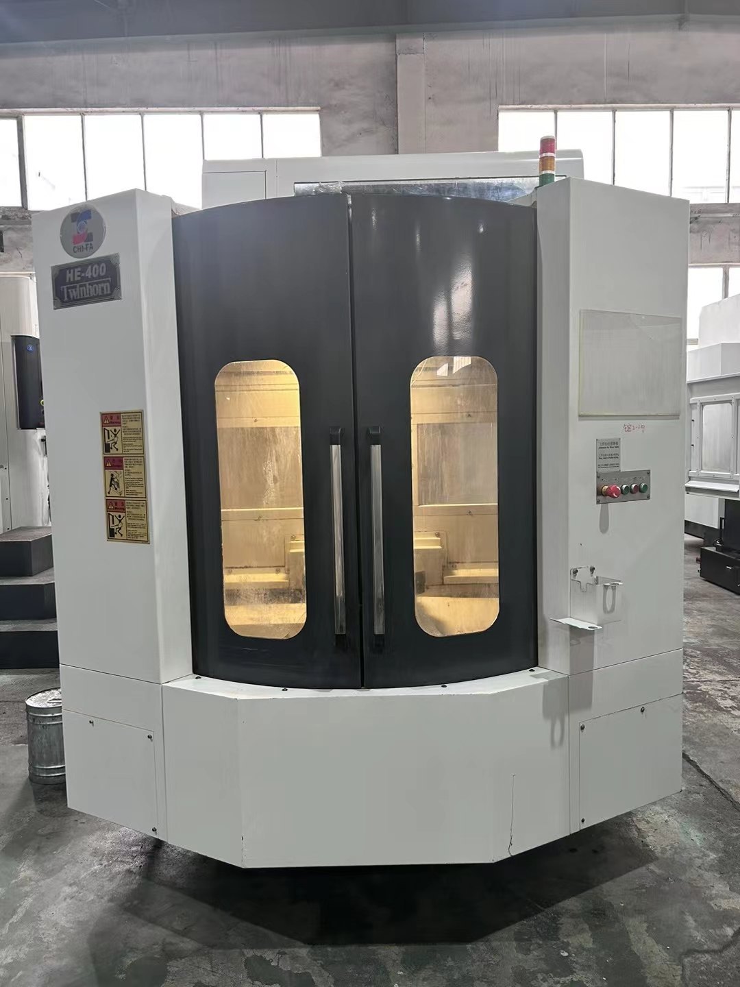 出售台湾崎发400双工位卧加、
年代2017-11月
卧加三轴.