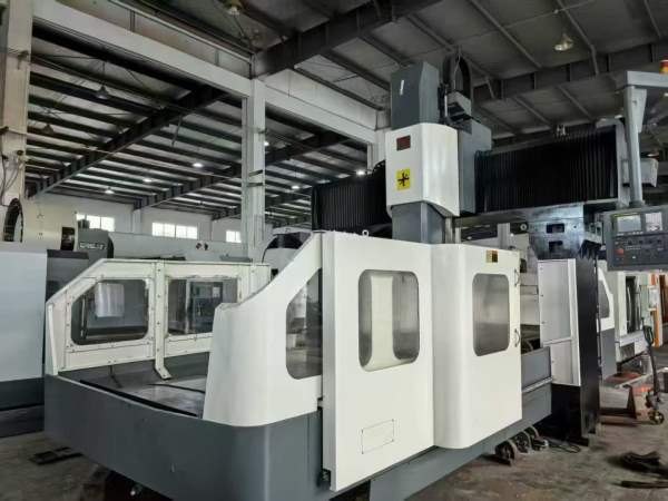 华特3026龙门加工中心，两线一硬导轨，BT50主轴齿轮头.