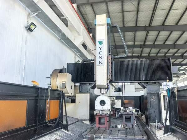 工厂在位出售南通永锠4023龙门加工中心一台，两线一硬.