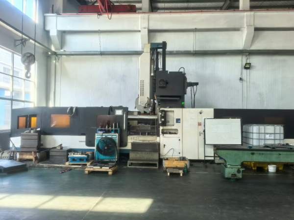 工厂在位出售南通永锠4023龙门加工中心一台，两线一硬.