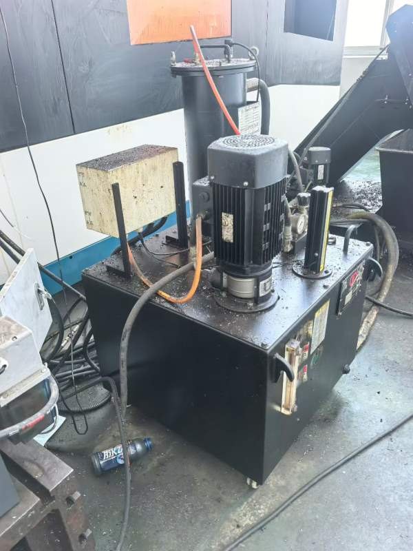 工厂在位出售南通永锠4023龙门加工中心一台，两线一硬.