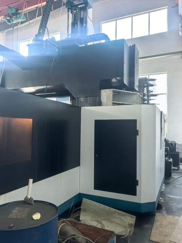 工厂在位出售南通永锠4023龙门加工中心一台，两线一硬.