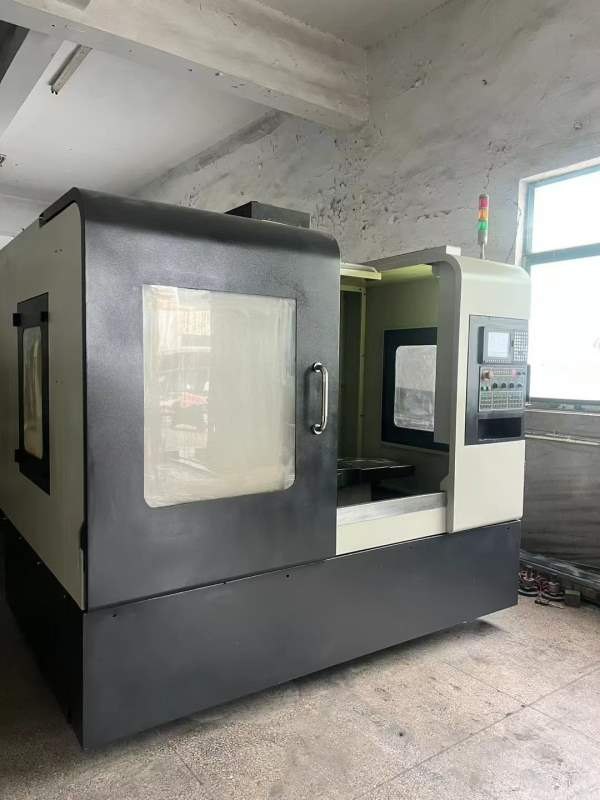 南京兰博850加工中心，三菱M70系统，两线一硬，三轴行.