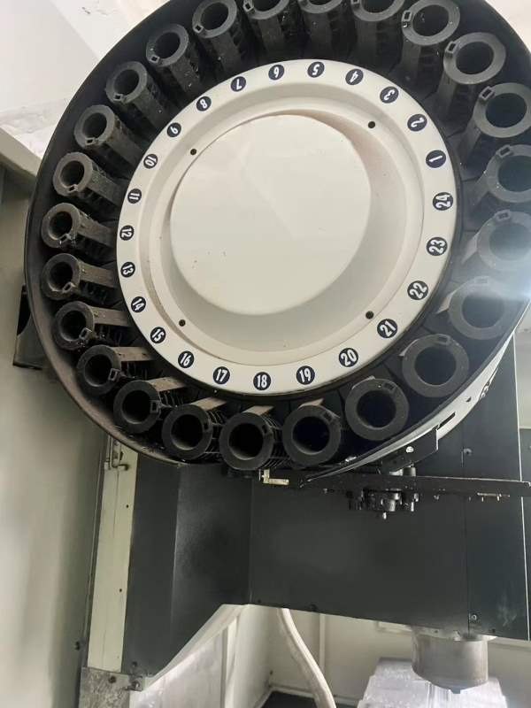 南京兰博850加工中心，三菱M70系统，两线一硬，三轴行.