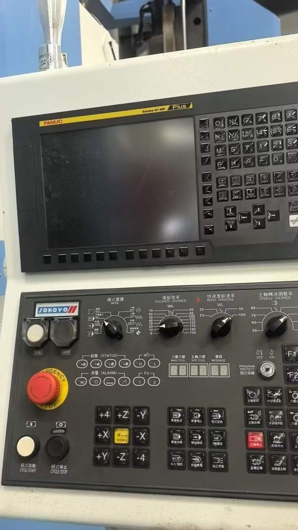 刚刚到货9成新斯可源1380数控铣床一台，两线一硬轨道.
