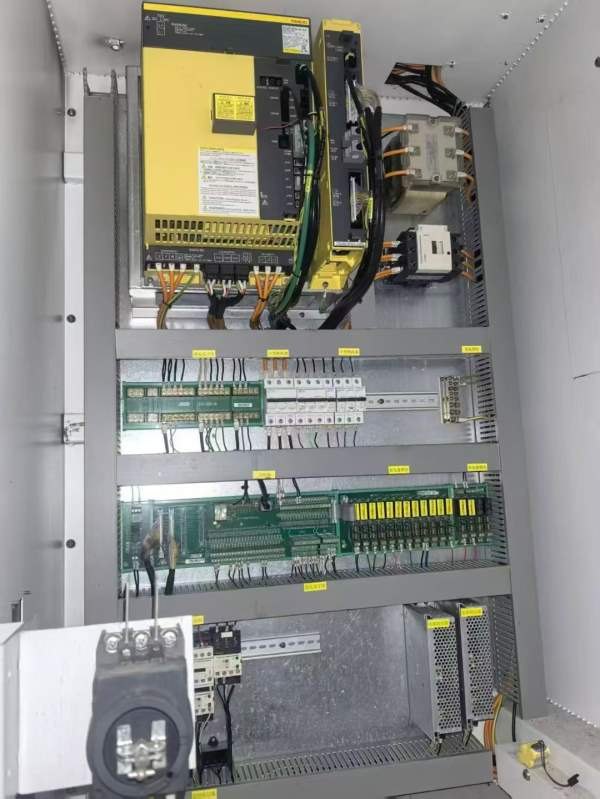 刚刚到货9成新斯可源1380数控铣床一台，两线一硬轨道.