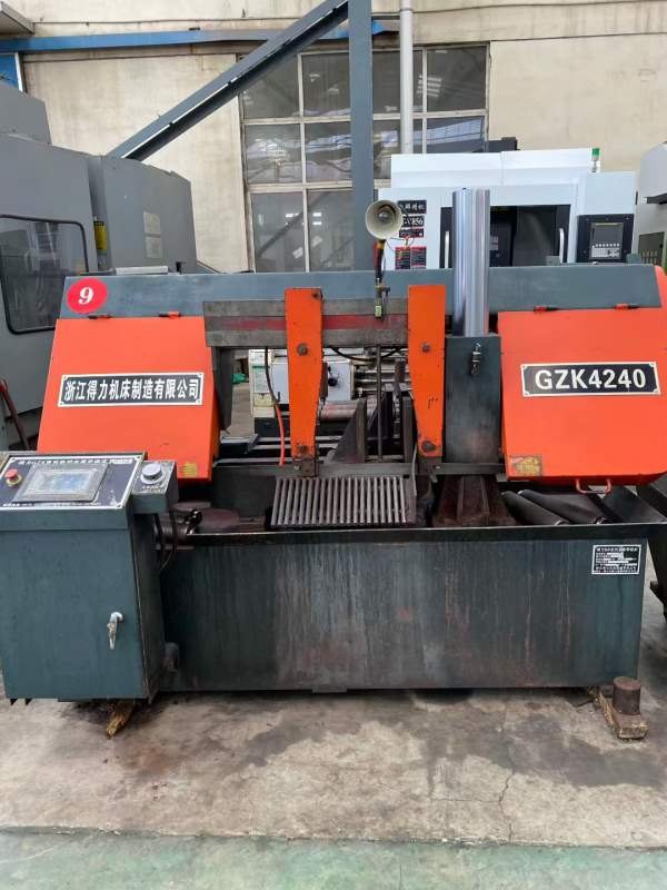 仓库大量现货，折弯机，锯床，压力机，车床，便宜出售.