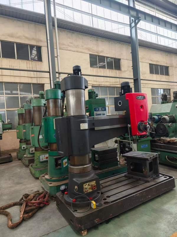 仓库大量现货，折弯机，锯床，压力机，车床，便宜出售.