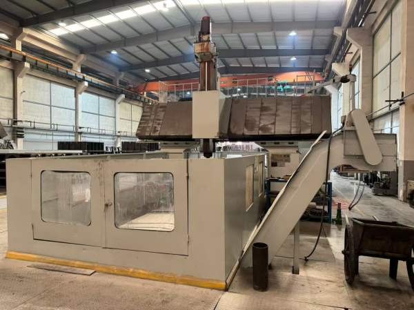 刚刚买下同款二台新瑞3米龙门，工作台2米3米，门宽2.8.