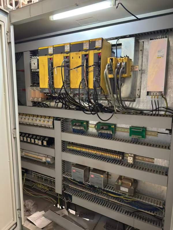 刚刚买下同款二台新瑞3米龙门，工作台2米3米，门宽2.8.