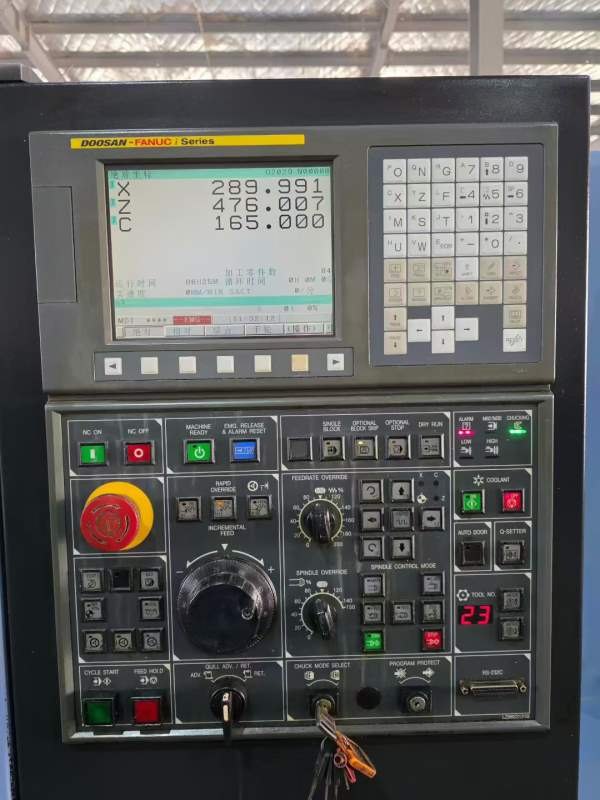 同款两台韩国原装斗山Lynx220LM车削复合，配8寸卡盘带.