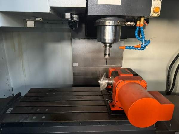 海天850，带转台发那科系统12000转