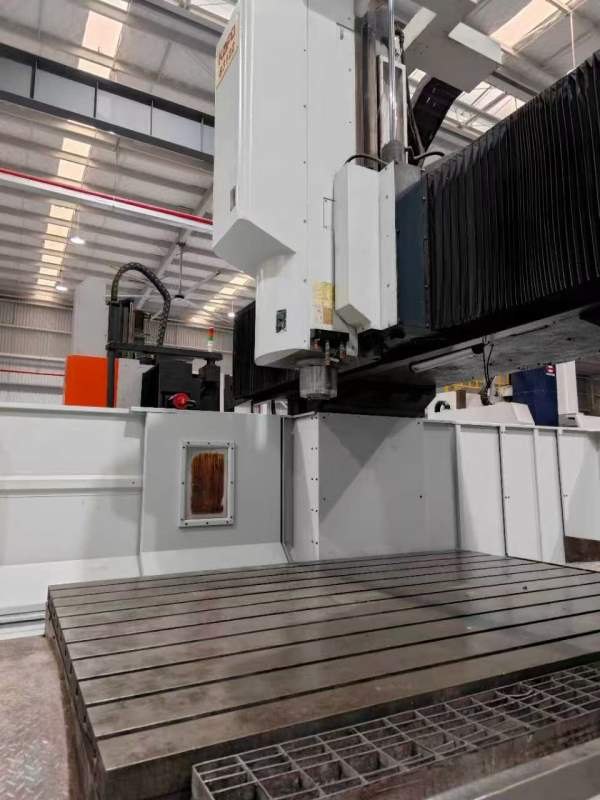 仓库刚到货一台台湾高峰3122数控龙门，a法驱动电机，.