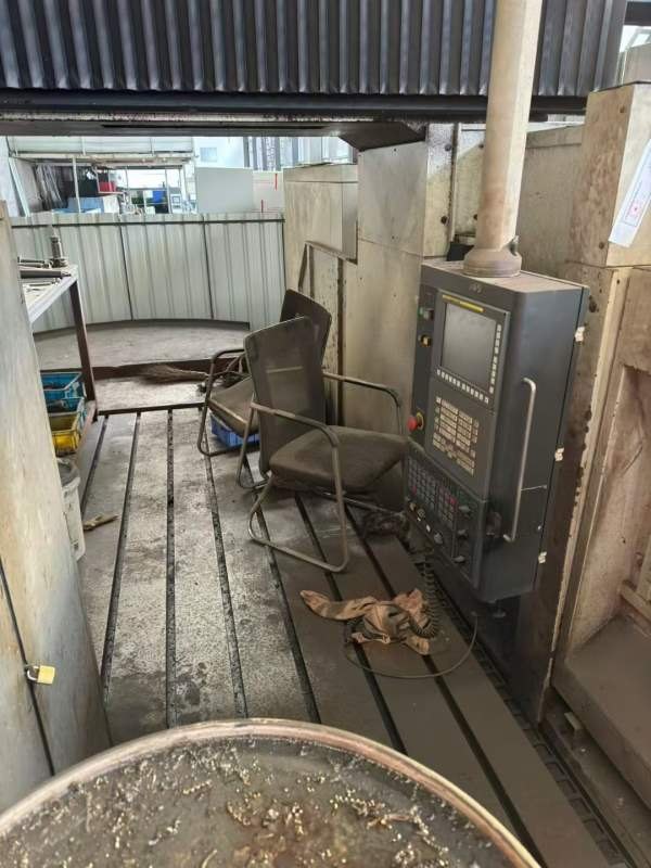 海天4028，工作台2.5米4米，门宽2.8米，门高1.6米，带.