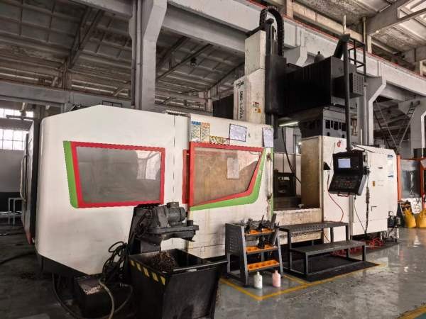 工厂在位野凌3024龙门铣床两线一硬导轨，XY轴55宽线轨.