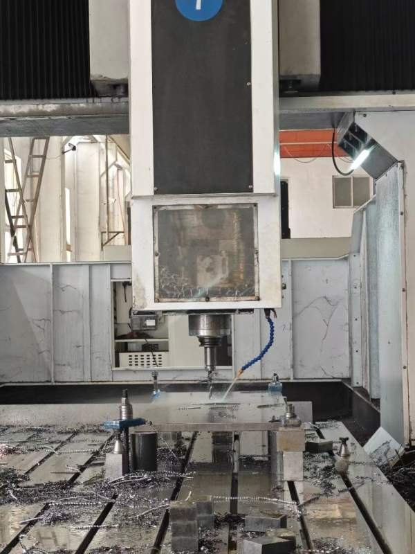 刚刚到货2022年南通乔威智能4028龙门加工中心，台面2..