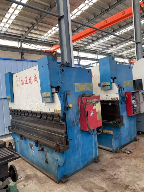 仓库现货，折弯机，万向摇臂钻，重卡汽车后桥壳双面专.