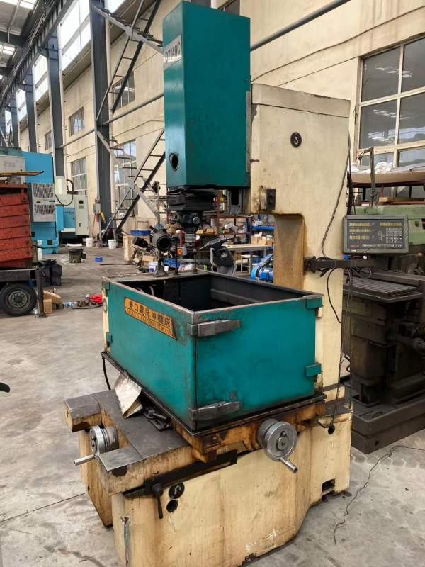 仓库现货，折弯机，万向摇臂钻，重卡汽车后桥壳双面专.