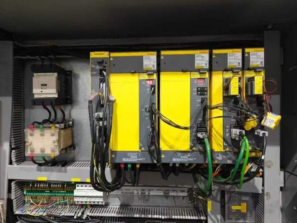 仓库新到一台台泽3018数控龙门，发那科MF Plus1包系统.