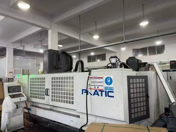 在位降价处理，还有后8台普拉迪2500材型加工中心，法.