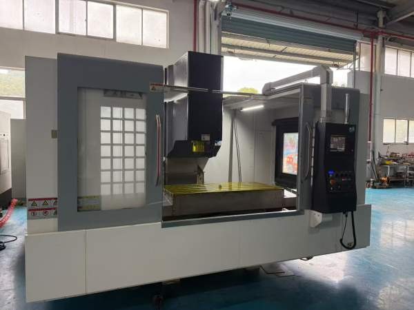 艾格玛1270数控铣床发那科MF-PIUS系统，BT50主轴6000.