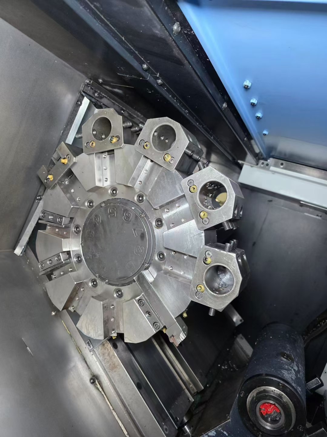 斗山PUMA3050L，12寸卡盘，18.5KW主轴电机，过棒料76.