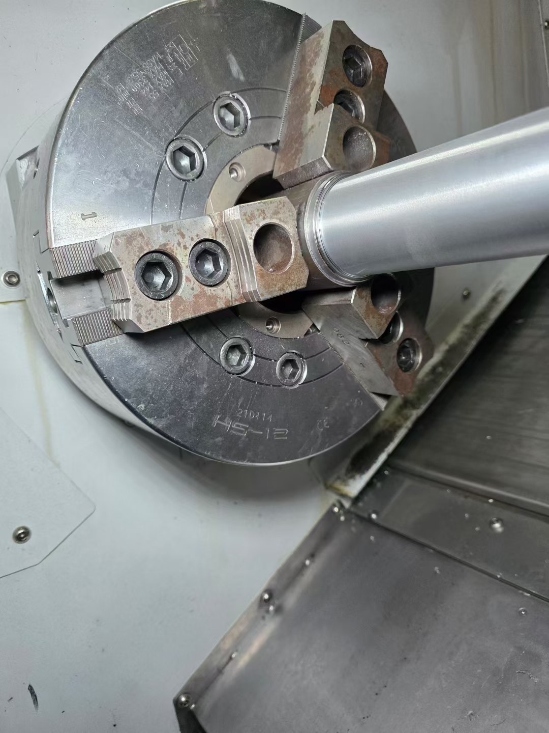 斗山PUMA3050L，12寸卡盘，18.5KW主轴电机，过棒料76.