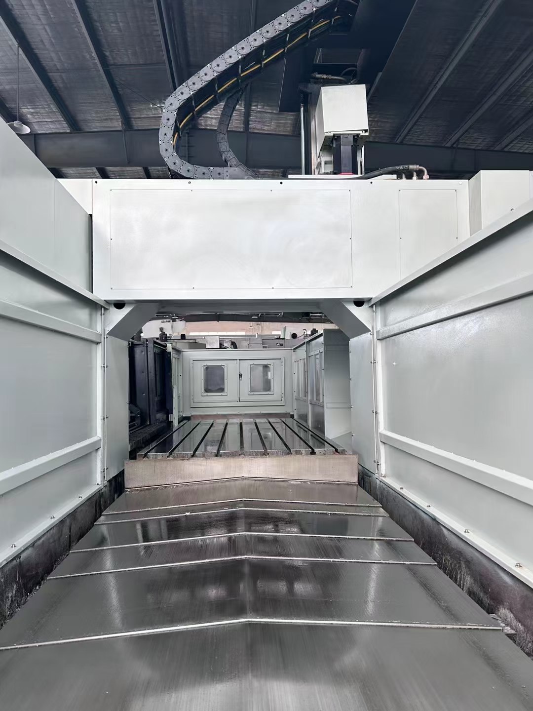 台湾亚威NVP-3015龙门加工中心，发那科MF系统、（1包.