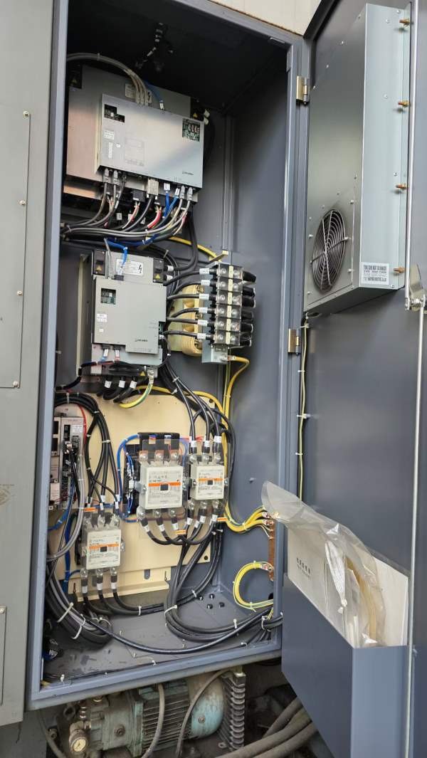 日本大隈V100R车铣复合，加工直径1000，回转直径1200.