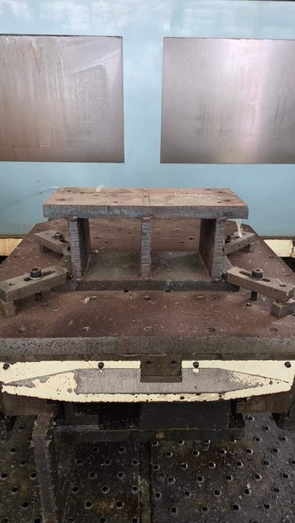 新泻800卧加，日本原装进口，双工位，双伺服刀库62把.