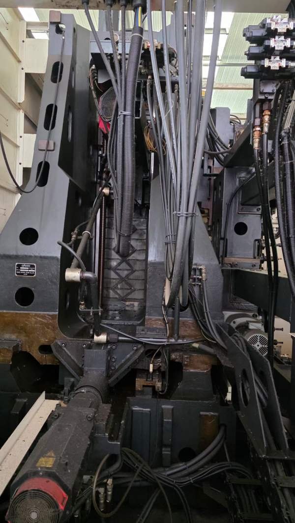 新泻800卧加，日本原装进口，双工位，双伺服刀库62把.