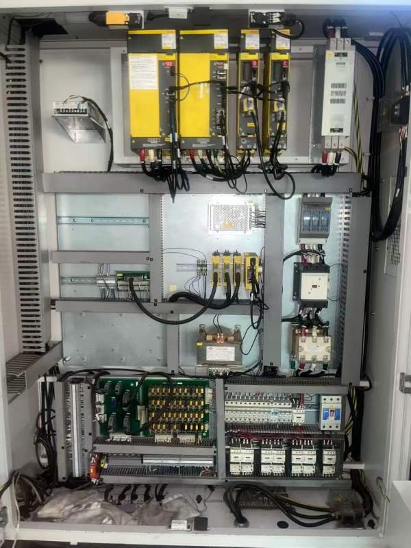 工期快到了台湾高明龙门机型：KCM-2000SV-P三硬轨法兰.