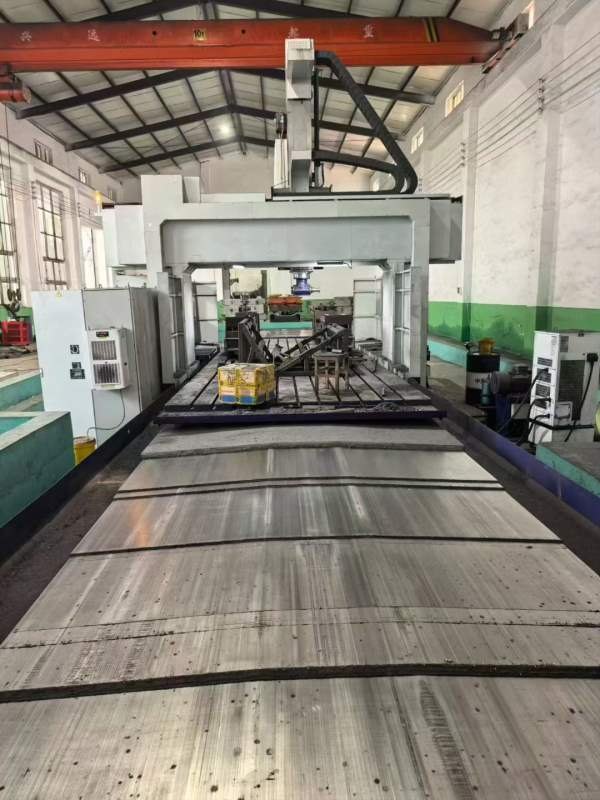 刚刚买下99新中捷龙门GMC2580RV工作台2.5米8米 门宽3..