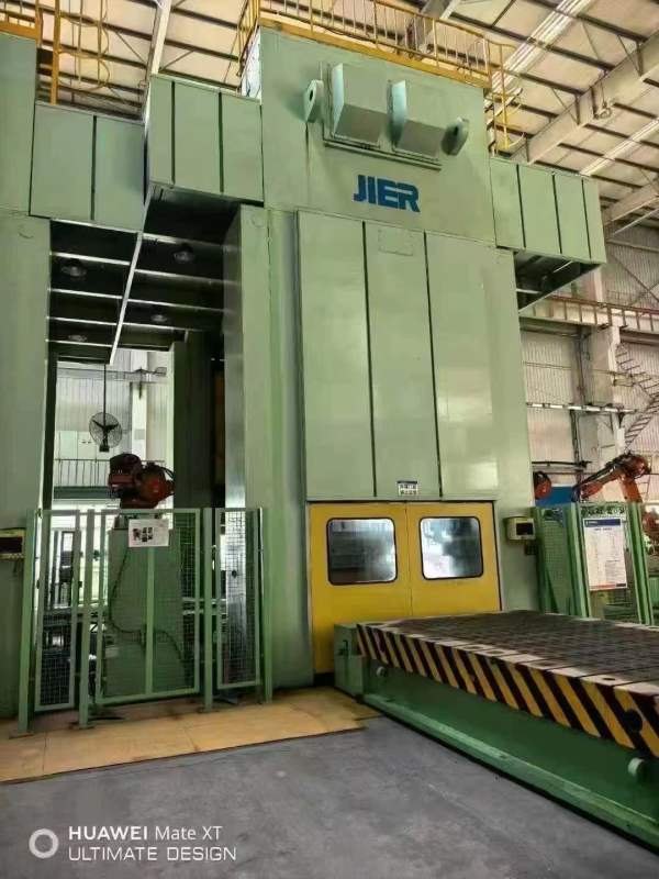 济南产，闭式四点全新机，安装未用，5250吨2250-1000-.