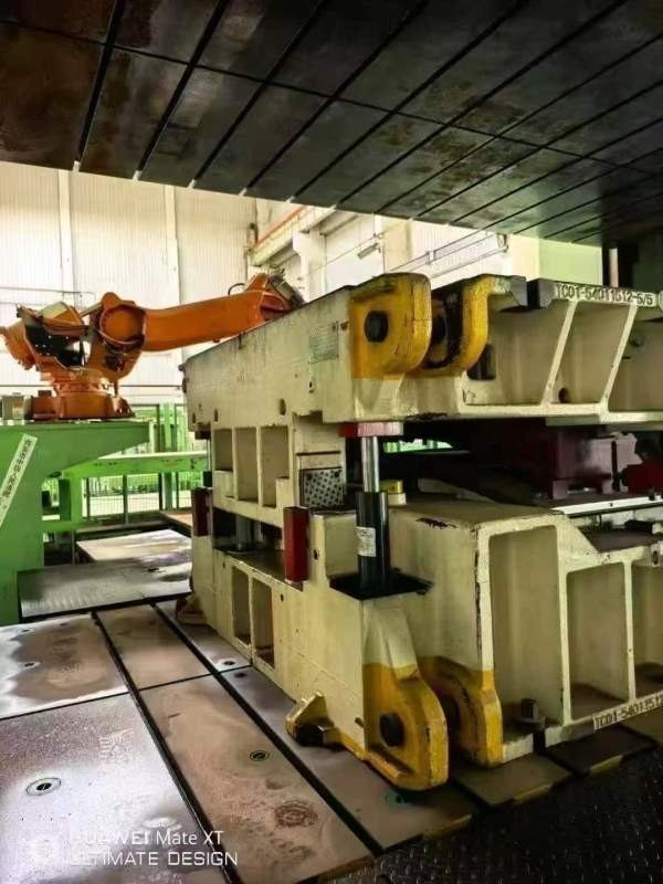 济南产，闭式四点全新机，安装未用，5250吨2250-1000-.