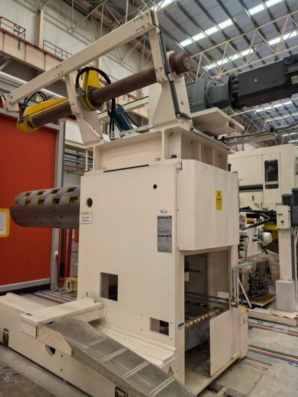 德国舒勒落料线：630吨，配备：开卷，剪板，清洗，校.