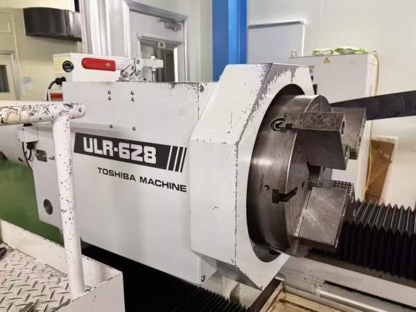 东芝ULR 628超精数控车床可加工辊直径：650 mm小可加.