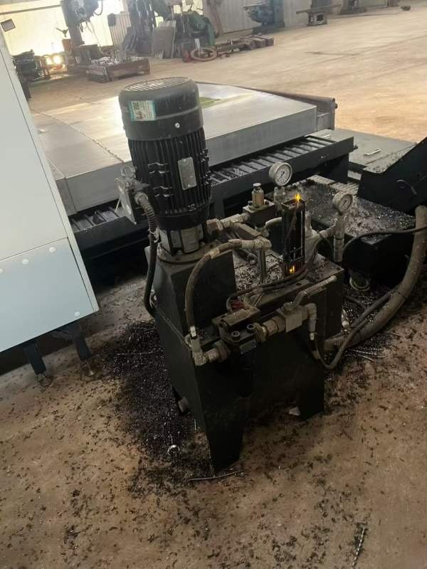 宁波海天2330数控龙门，工作台2000/3000mm，门宽2300.