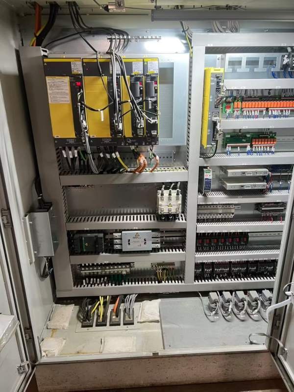 宁波海天2330数控龙门，工作台2000/3000mm，门宽2300.