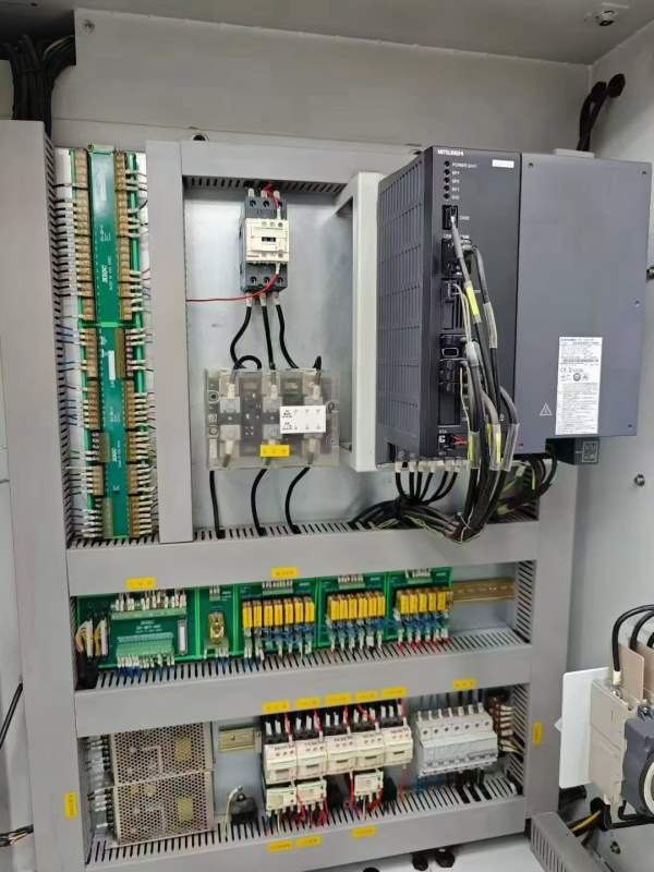 台湾省俊育650加工中心，高速高精度，罗毅12000转主轴.