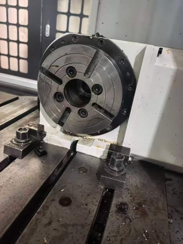 先源1160立式加工中心三轴滚柱导轨.三菱M80系统BT40主.