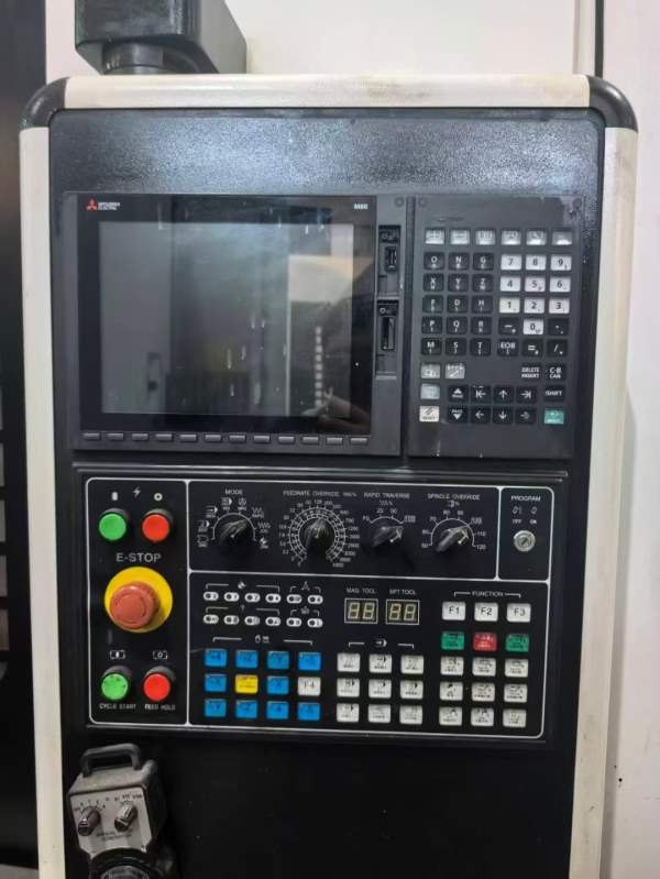 先源1160立式加工中心三轴滚柱导轨.三菱M80系统BT40主.