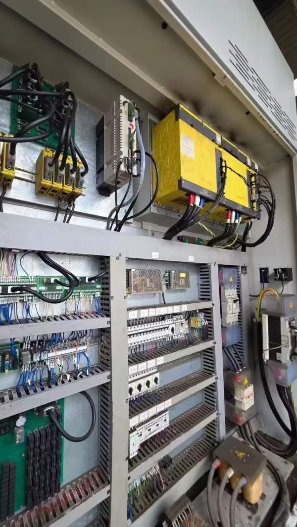 台湾原装立仲CNC-S50/3M超大型重切削数控车床，24寸双.