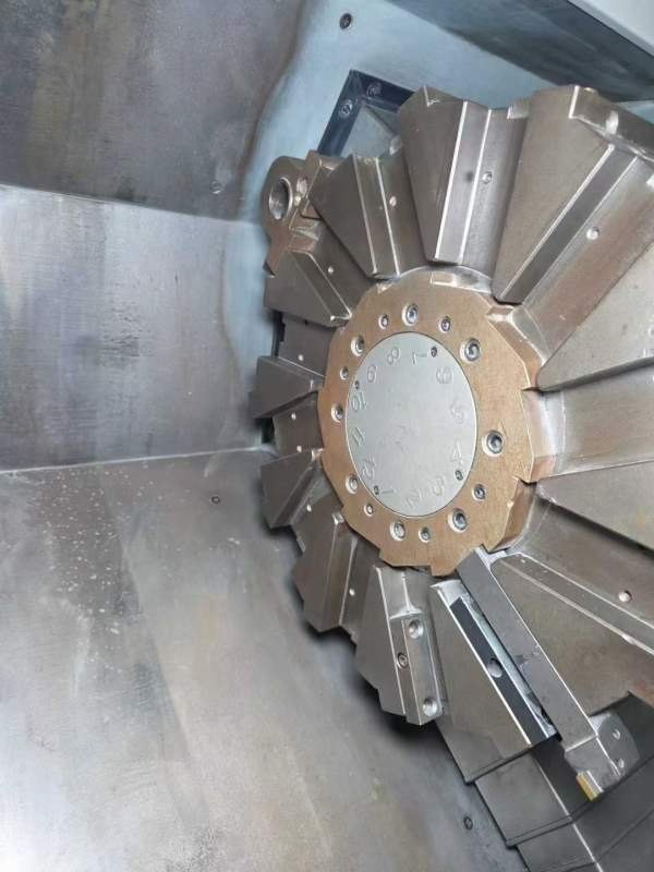 台湾原装泷泽108数控车床，8寸卡盘，12工位刀塔。