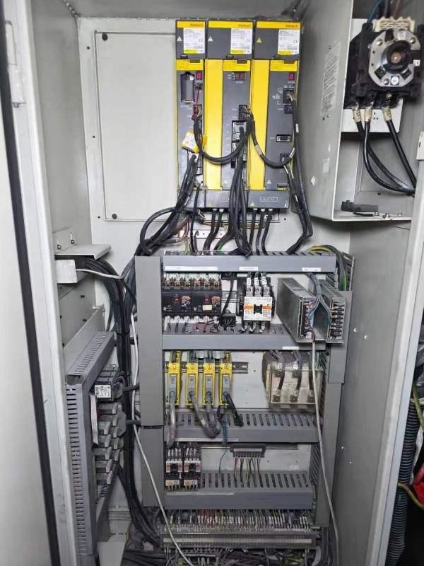 台湾原装泷泽108数控车床，8寸卡盘，12工位刀塔。