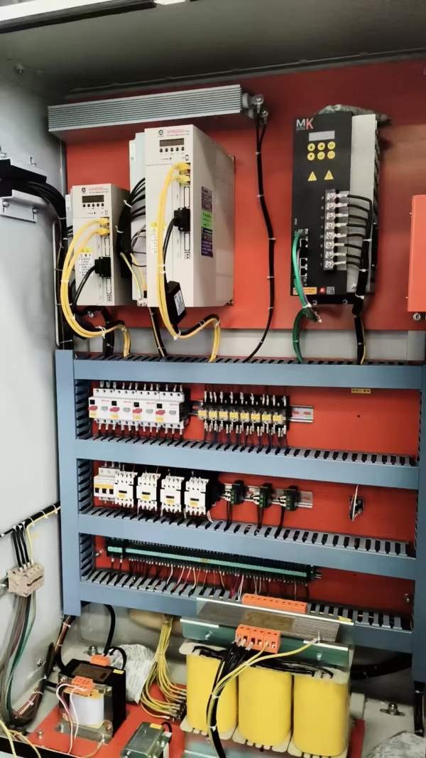 宝鸡HK80B/1米数控车床，款的6180，整体床身，2023年7.