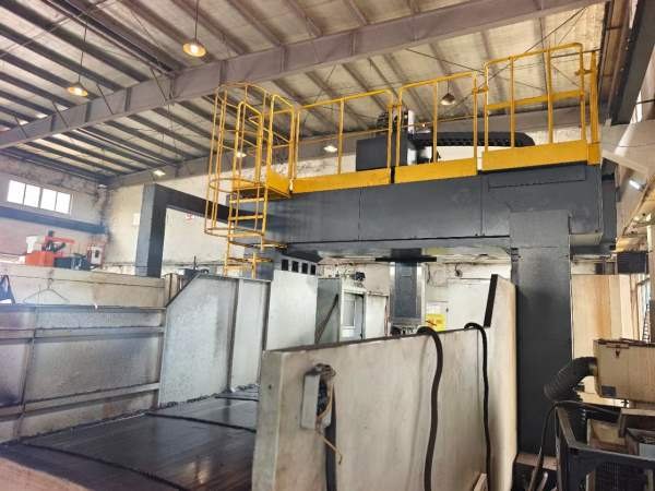 工厂在位卖3天买下一台海天4028数控龙门铣发那科MFPLU.