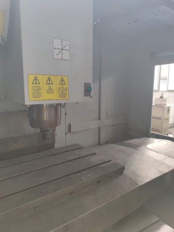 哈挺1000加工中心，三线轨BT40主轴8000转，阿尔法驱动.